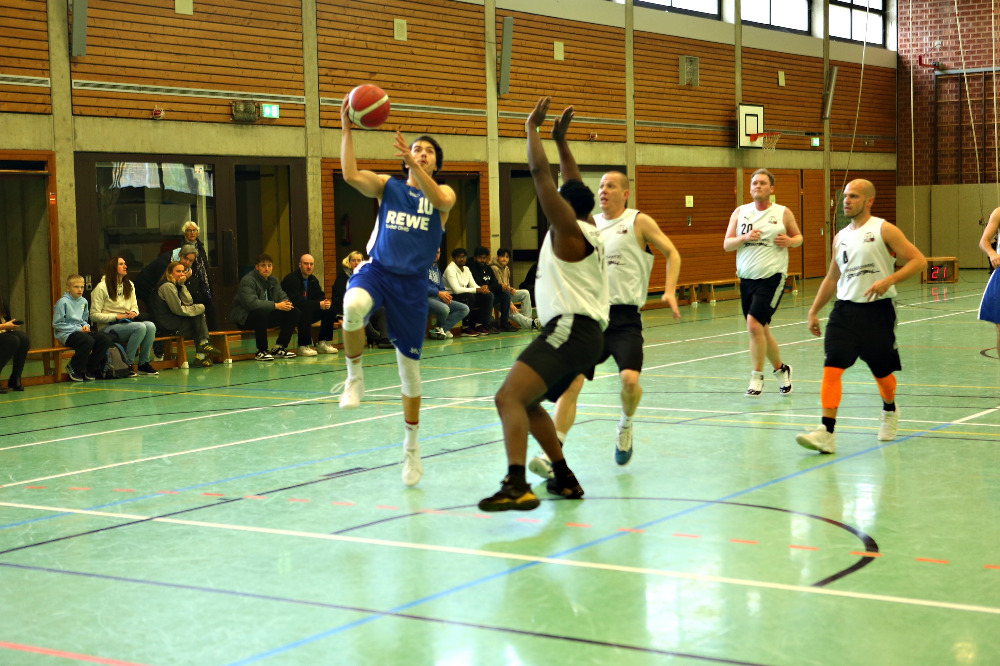 Basketball: Erste Herren sichert „Heimfestung“
