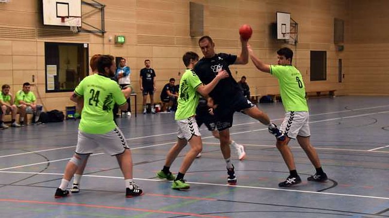 Handball: Herren und Damen verloren am Wochenende